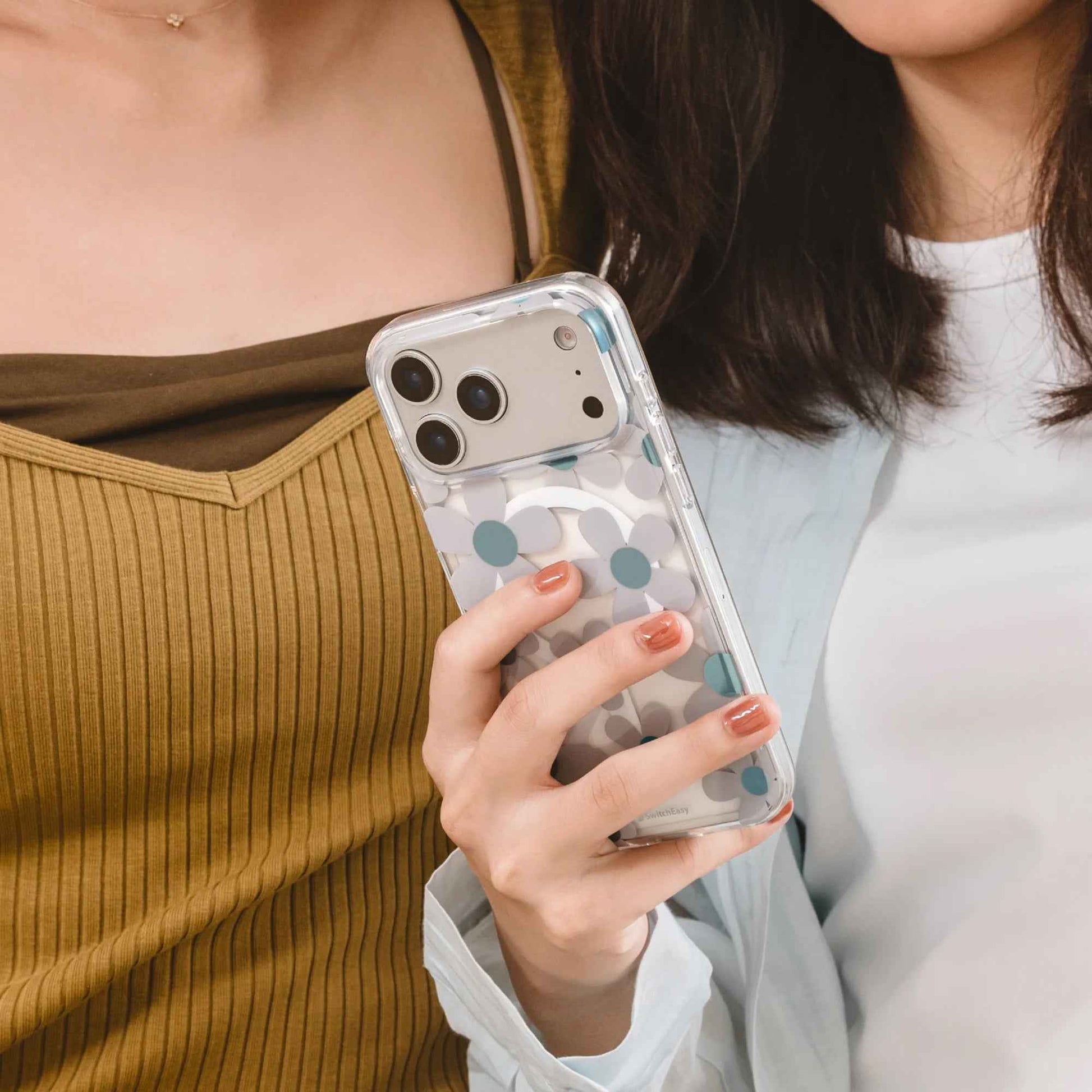 SwitchEasy Fleur M for iPhone 17 Series - Magsafe Compatible