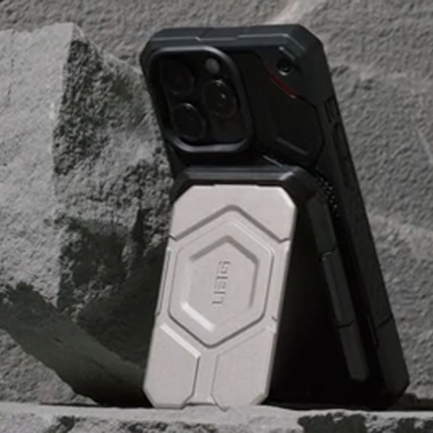 UAG Magnetic Wallet with Stand - Protects up to 3 Cards RFID Block - Black/Titanium - Forexengineer -Malaysia- 840283912191