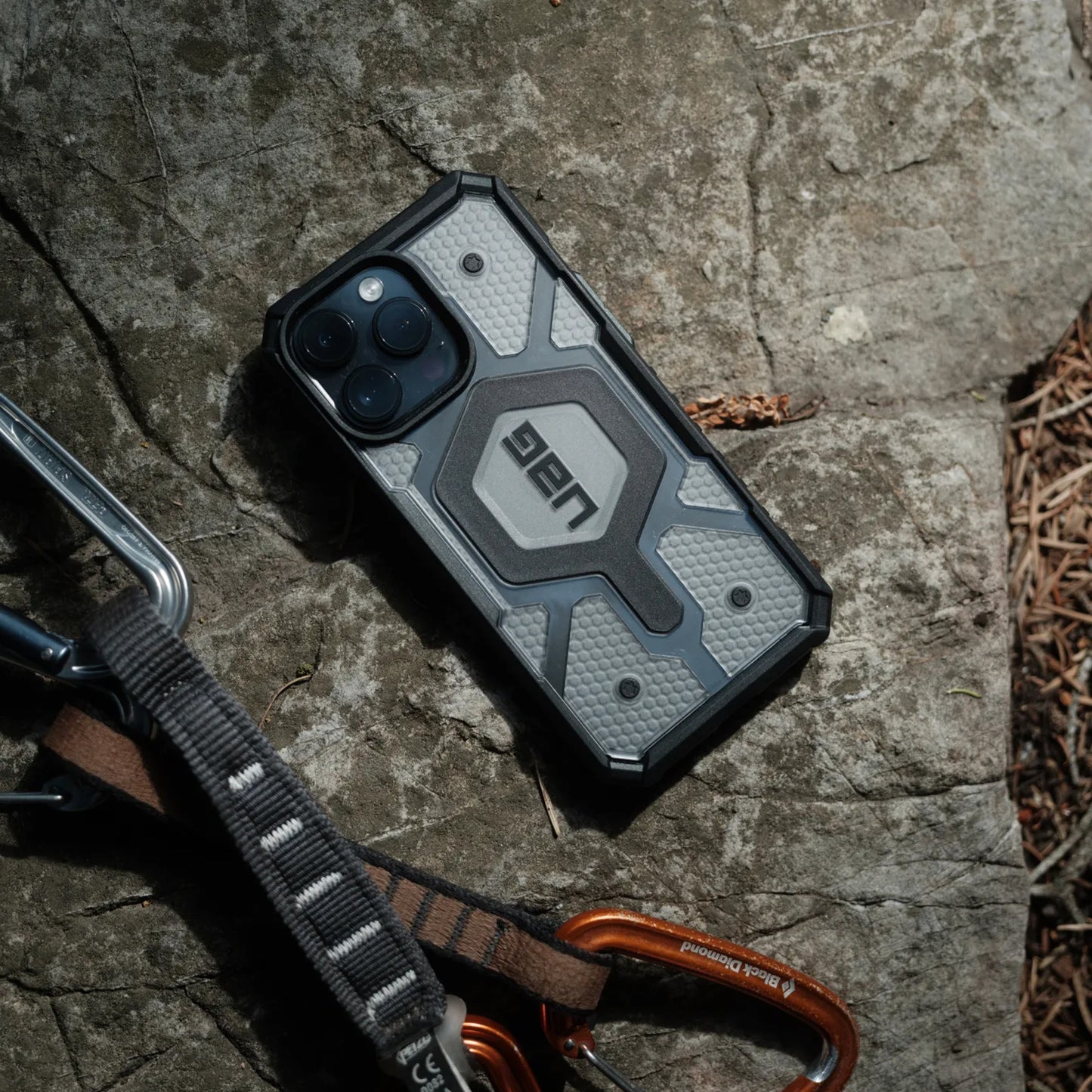 UAG Pathfinder Magsafe for iPhone 15 Series - Magsafe Compatible