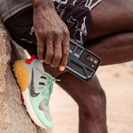 UAG Monarch for Samsung Galaxy S22 Ultra - Carbon Fibre (Barcode: 810070368791 )