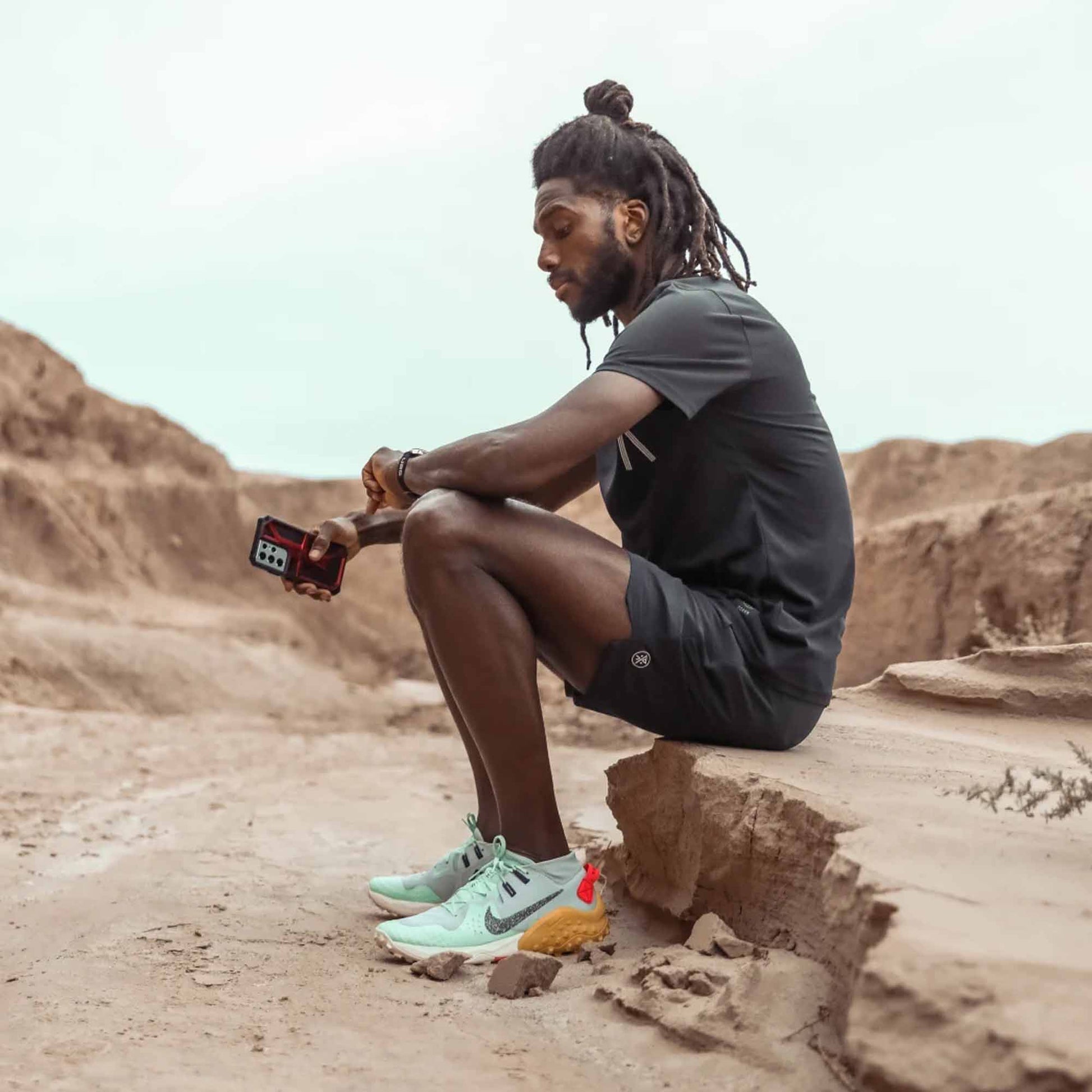 UAG Monarch for Samsung Galaxy S22 Ultra - Carbon Fibre (Barcode: 810070368791 ) - Forexengineer -Malaysia- 810070368791