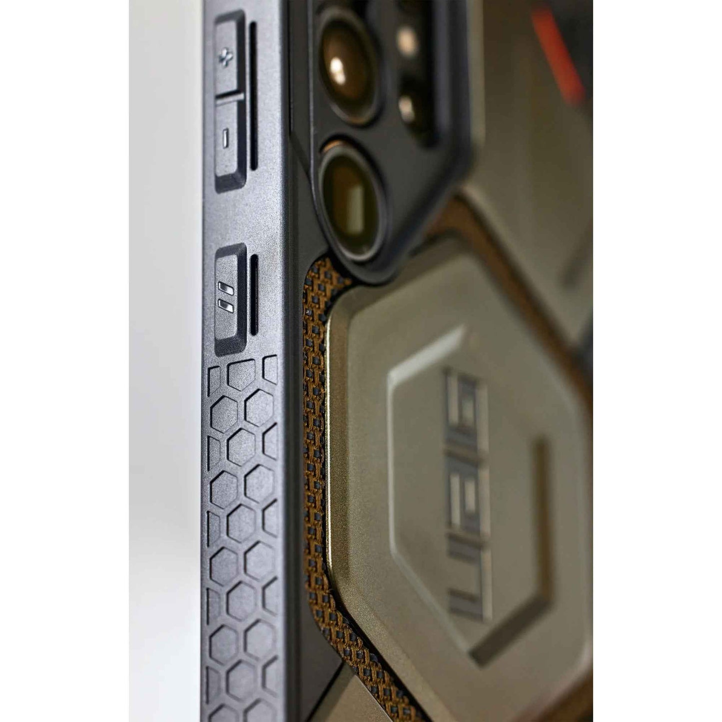 UAG Monarch Pro for Samsung Galaxy S23 Ultra - Kevlar Elemental Green (Barcode: 840283910296 )