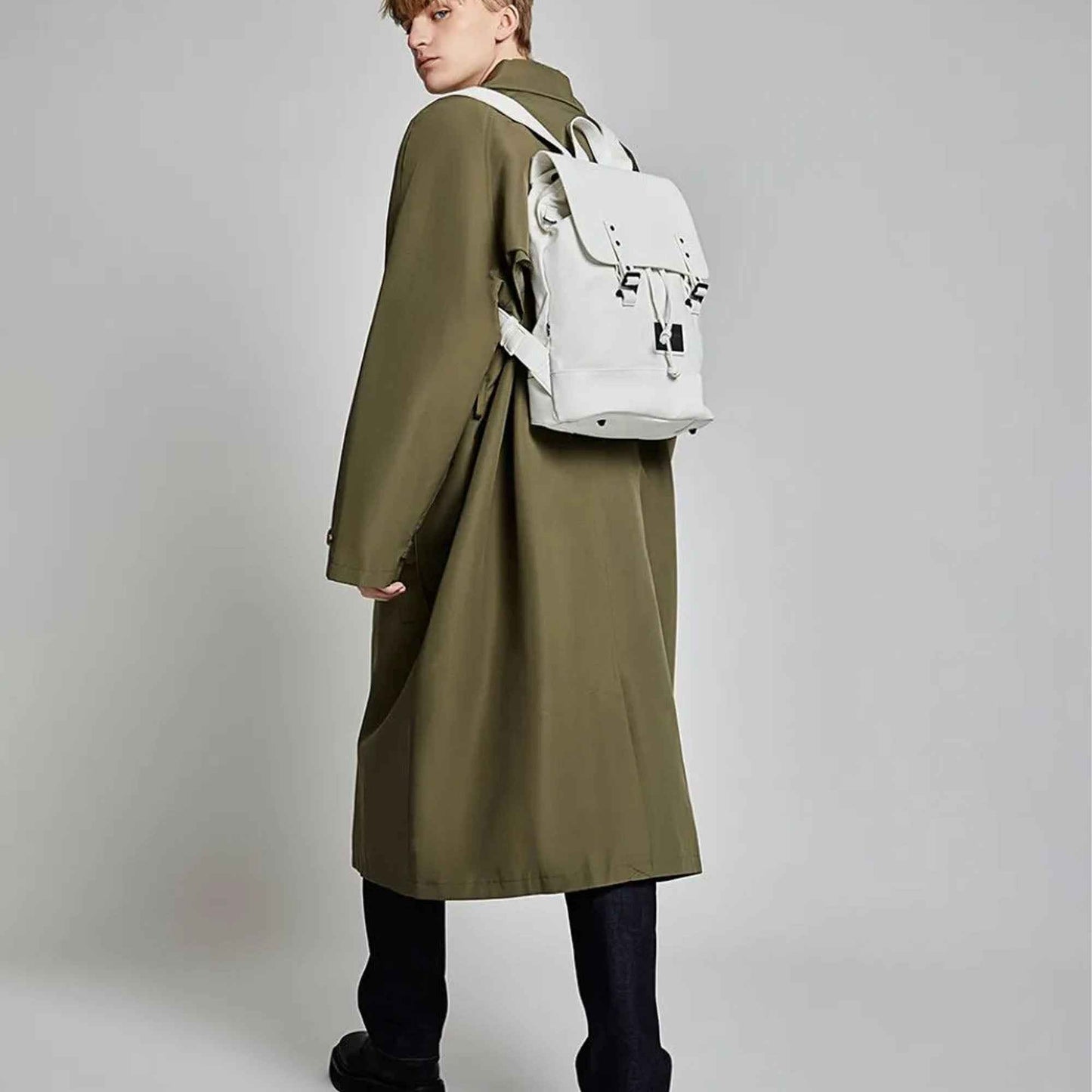 Gaston Luga Praper Backpack ( Fits most 11" - 15" Laptops ) White (Barcode: 7350006913921 )