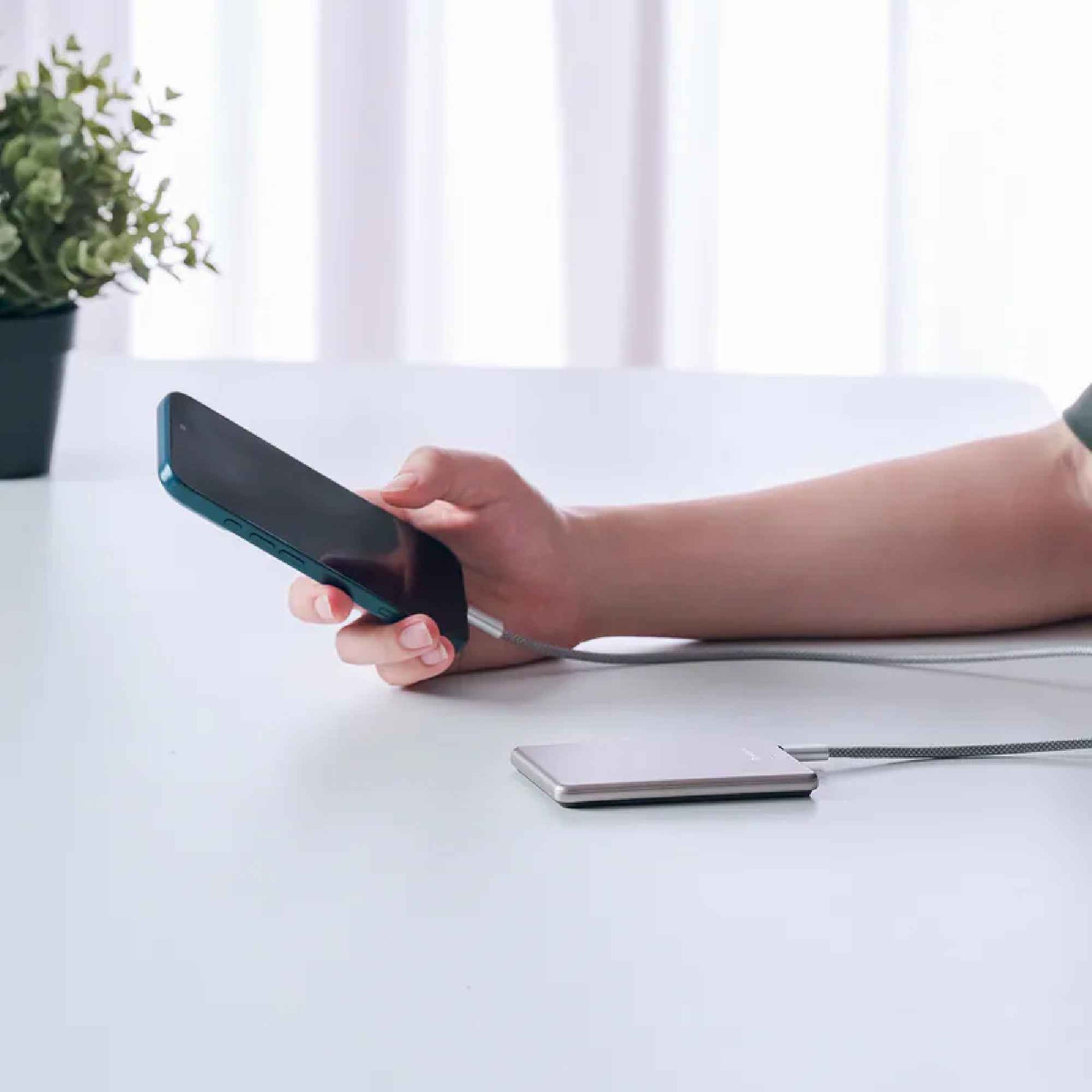 ADAM Elements VIONTA Q5 / Q10 ( 5,000mAh / 10,000mAh ) Qi2 Ultra Slim Magnetic Wireless Power Bank CCC Certified
