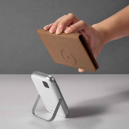 Mazer Passport Holder with Find My - Smart Location Tracking