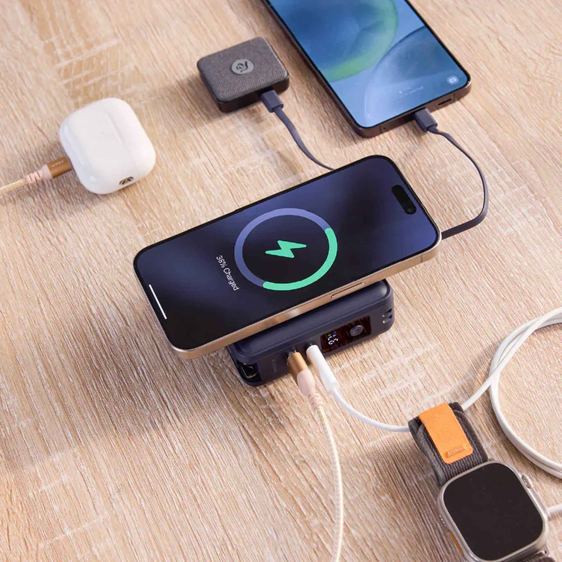 ADAM Elements GRAVITY X5 Powerbank 15000mAh with Cable USB-C Lightning 5-in-1 and  Travel Adapter
