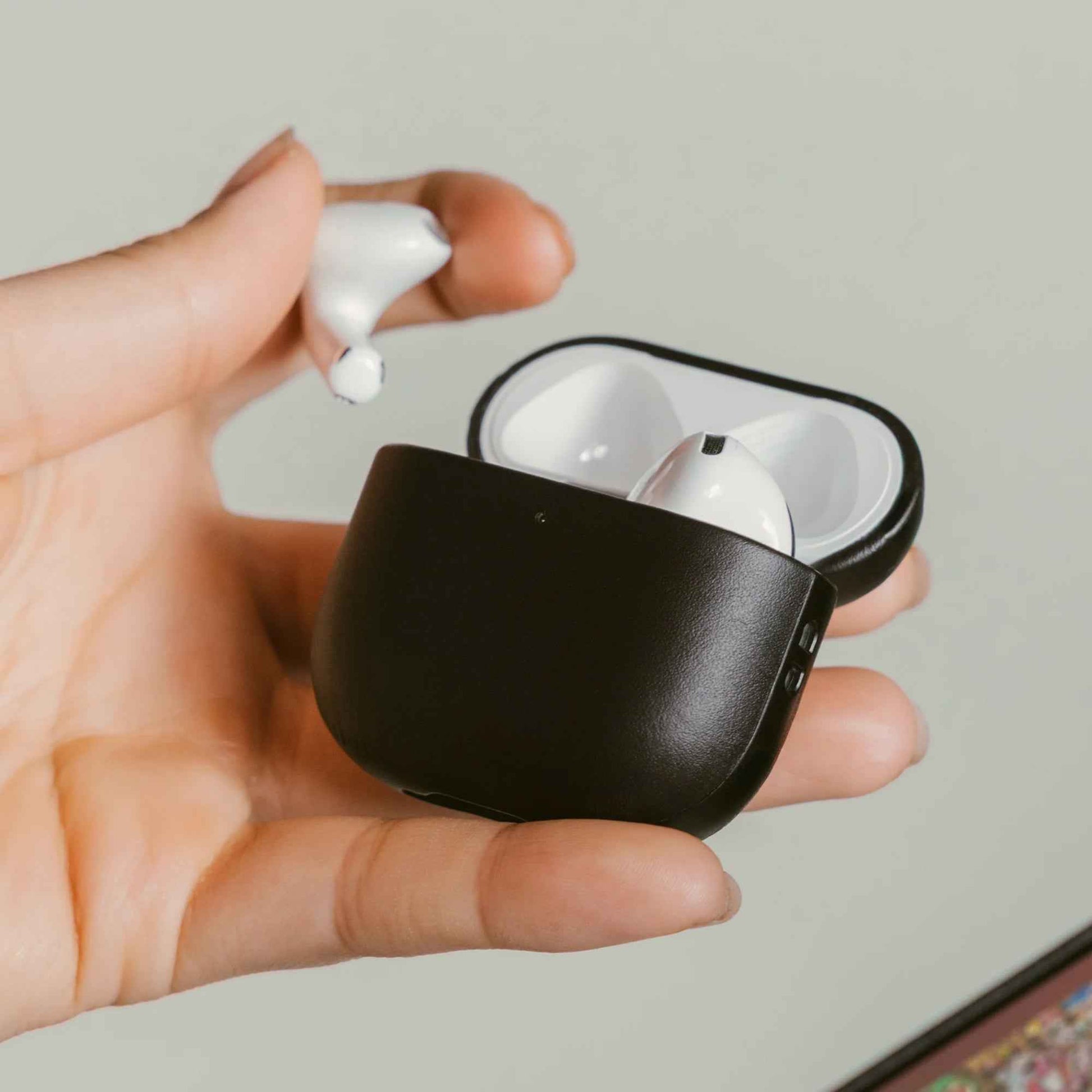 Nomad Modern Leather Case for AirPods 4 - Nomad Leather