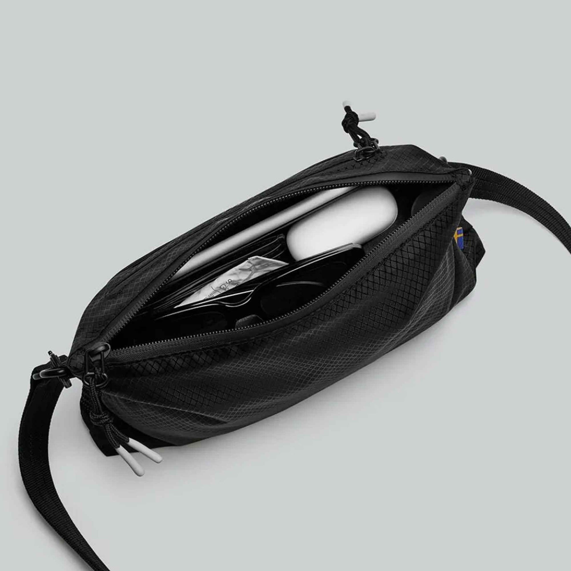 Gaston Luga Lightweight Crossbody - Adjustable Shoulder Strap