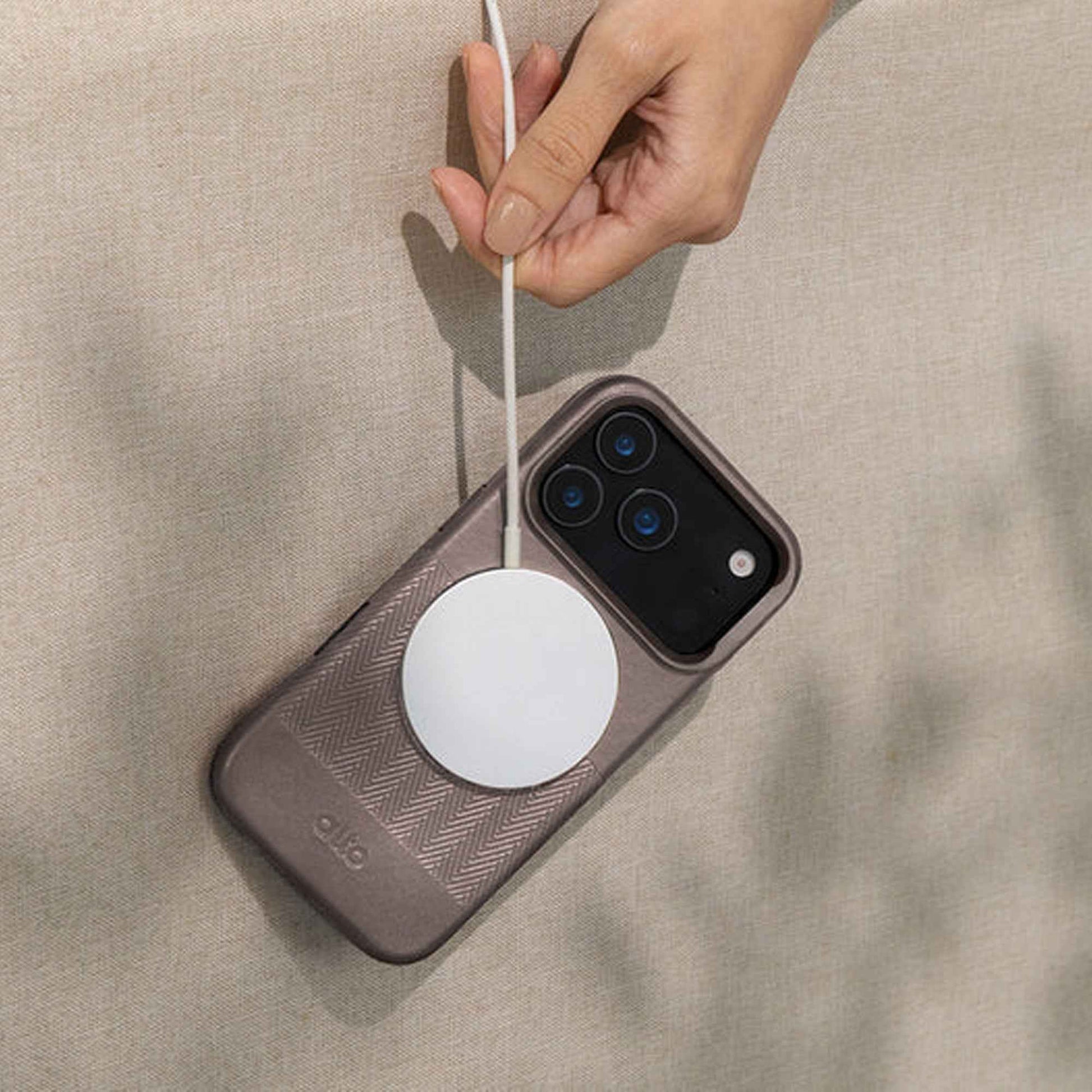 Alto Herring Magnetic Stand Leather Case for iPhone 17 Pro Max - Italian Full-grain Leather Cover