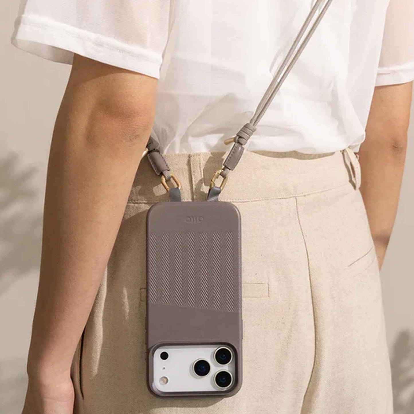 Alto Herring Magnetic Stand Leather Case for iPhone 17 Pro Max - Italian Full-grain Leather Cover