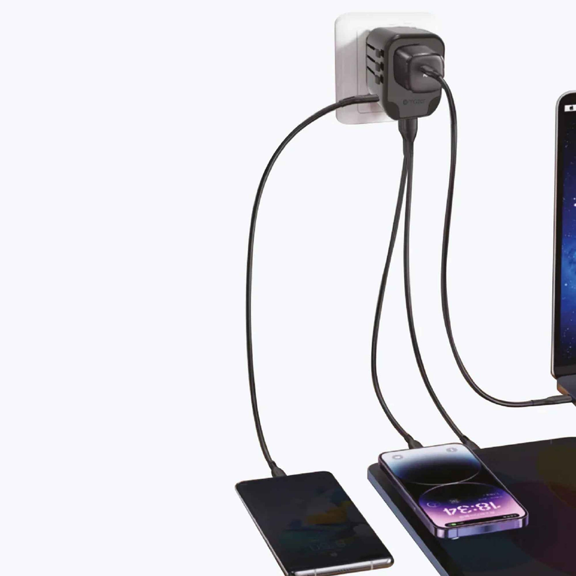 Mazer Infinite Travel PD20W Universal Travel Charger ( 3 USB Ports + 1 AC Socket )