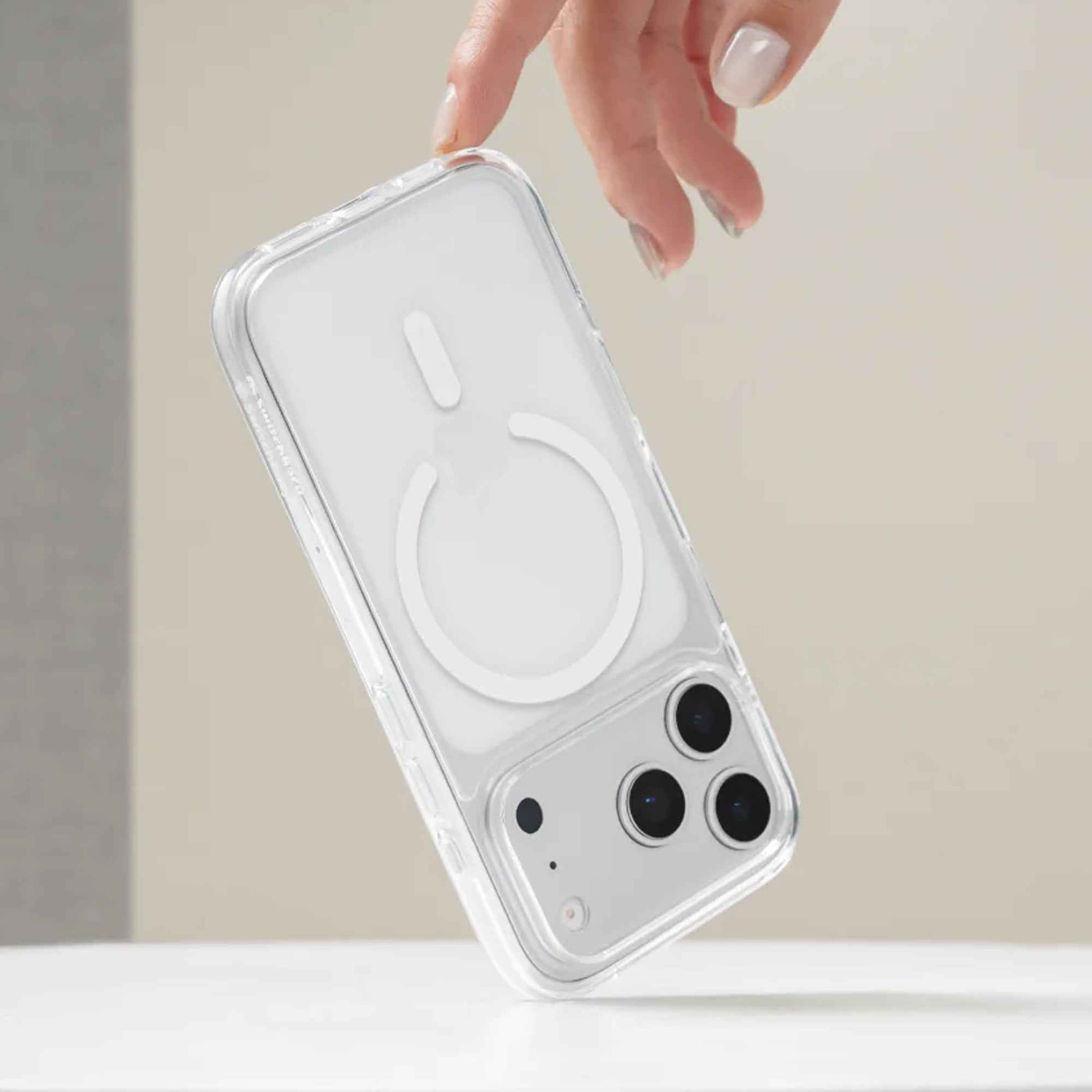 SwitchEasy Crush M ( MagSafe ) for iPhone 17 Series - Transparent