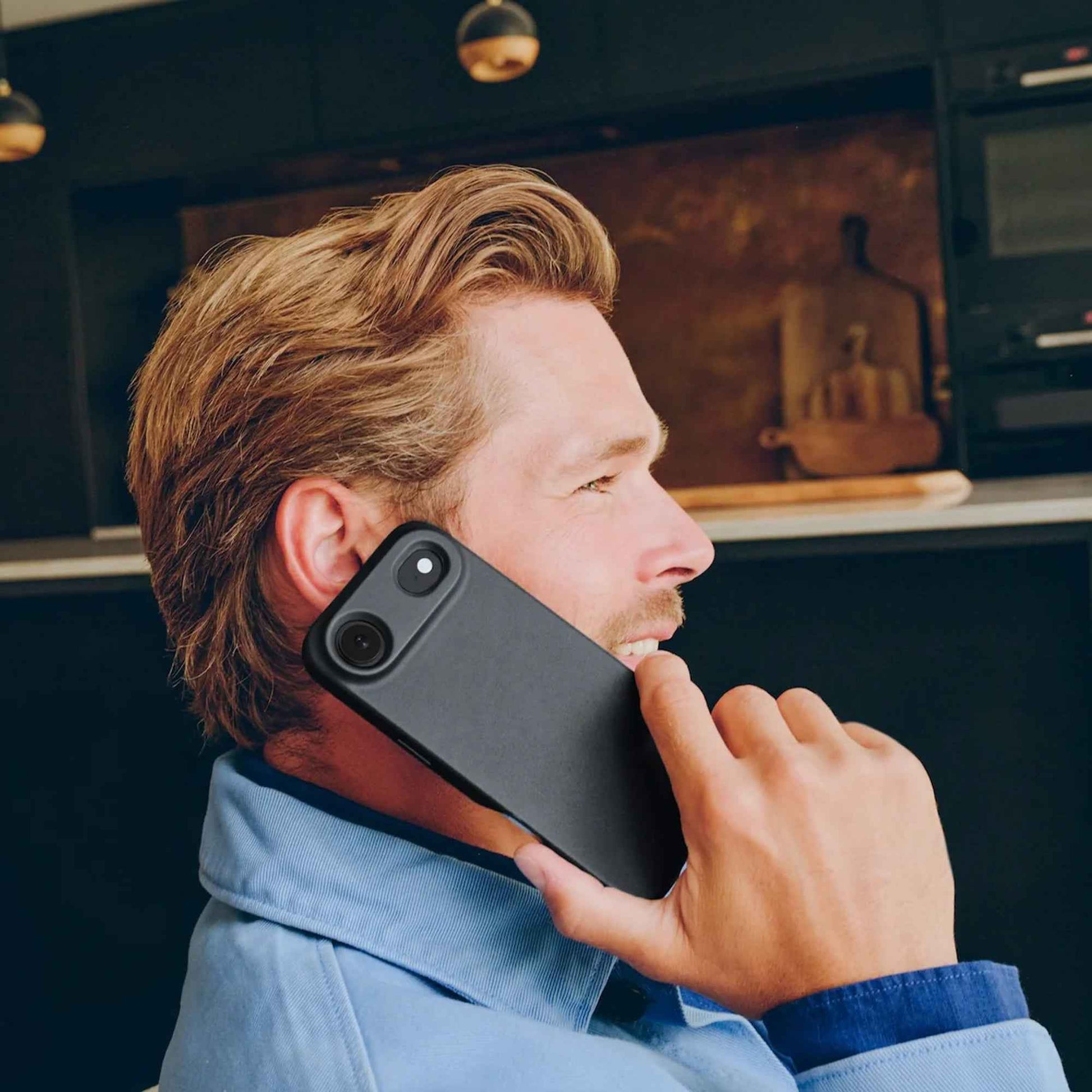 Mujjo Full Leather Case with MagSafe for iPhone 17 Series