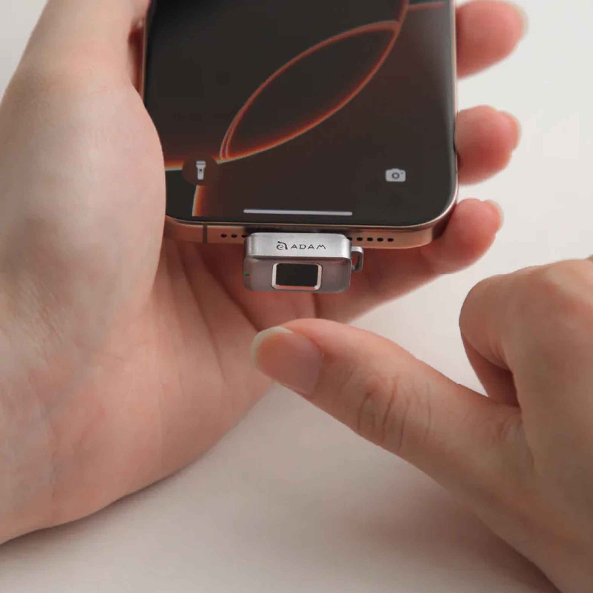 ADAM Elements iKlips S USB-C Nano Touch Fingerprint SSD 256G for Phone, Tablet and Laptop
