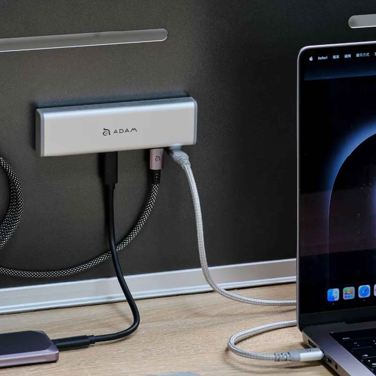 'ADAM elements Hub Stand Ultra USB-C Magnetic 6-in-1 Hub Stand (Gray)