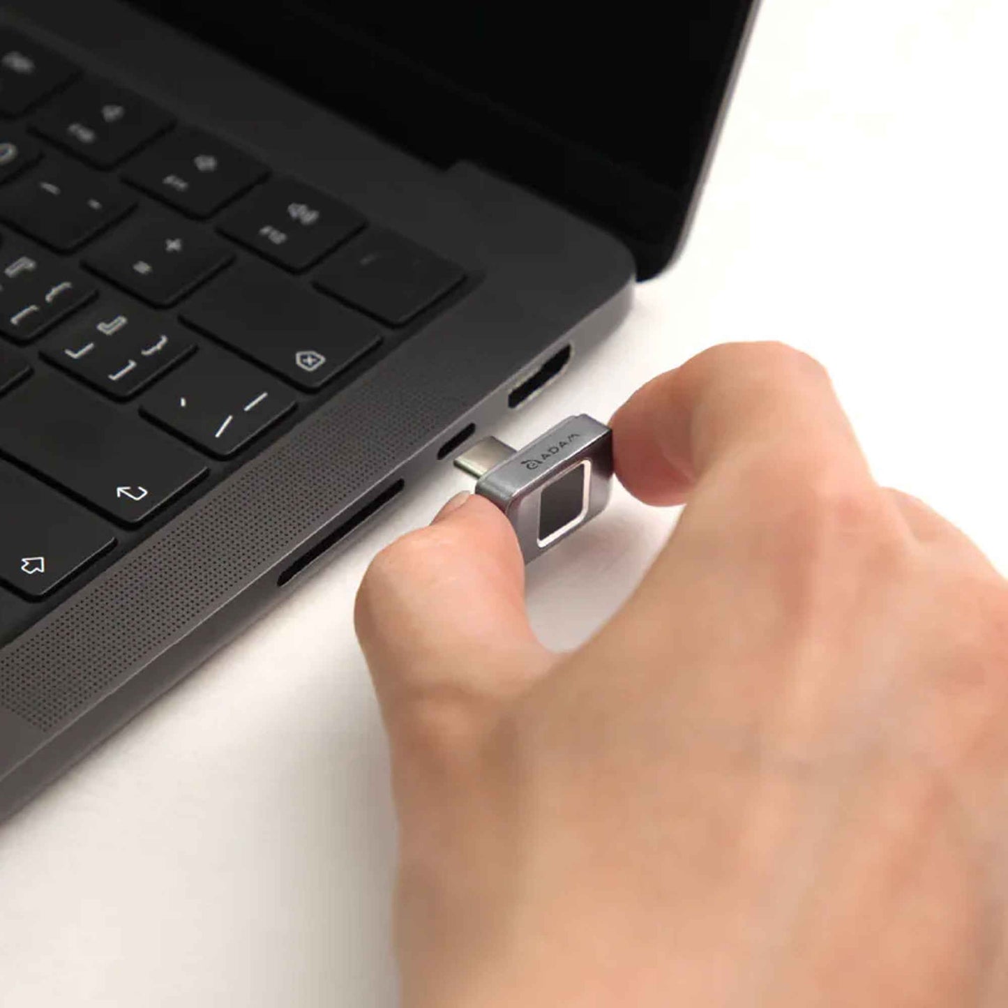ADAM Elements iKlips S USB-C Nano Touch Fingerprint SSD 256G for Phone, Tablet and Laptop