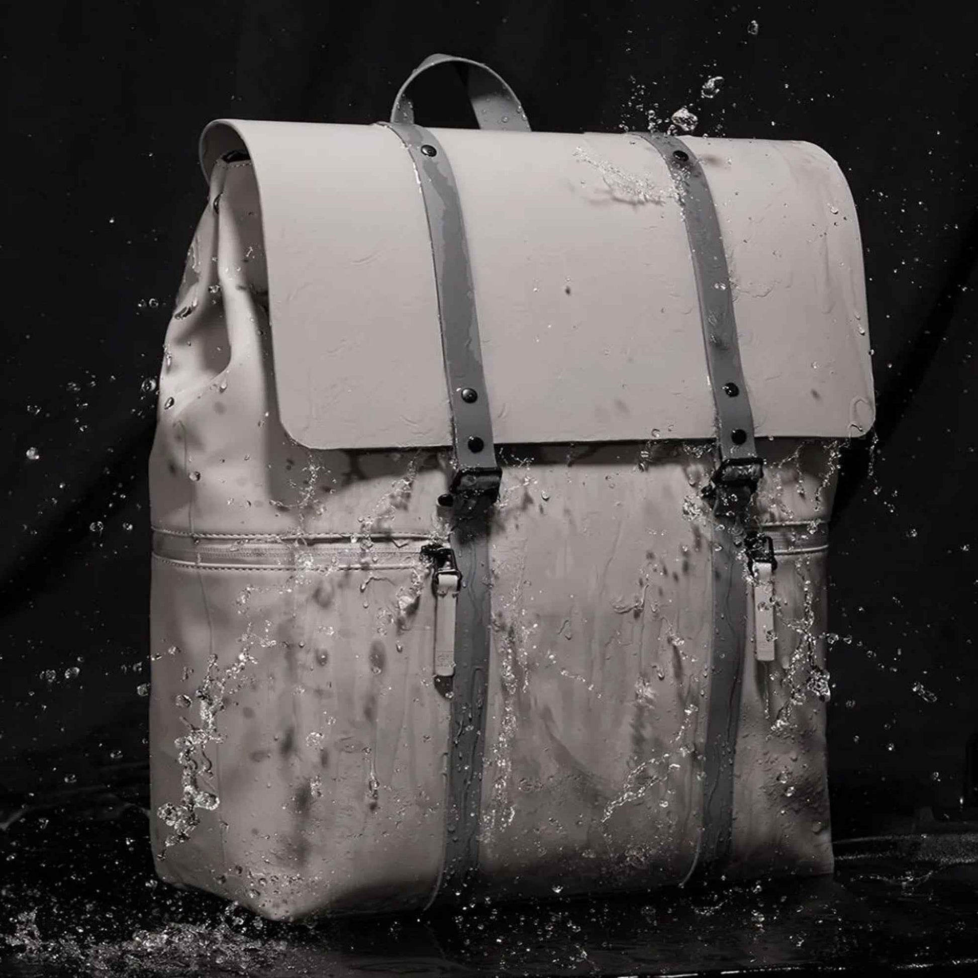 Gaston Luga Spläsh 2.0 - 16" Holds Most 11"-16" Laptops with Waterproof Rating of 8000 mm