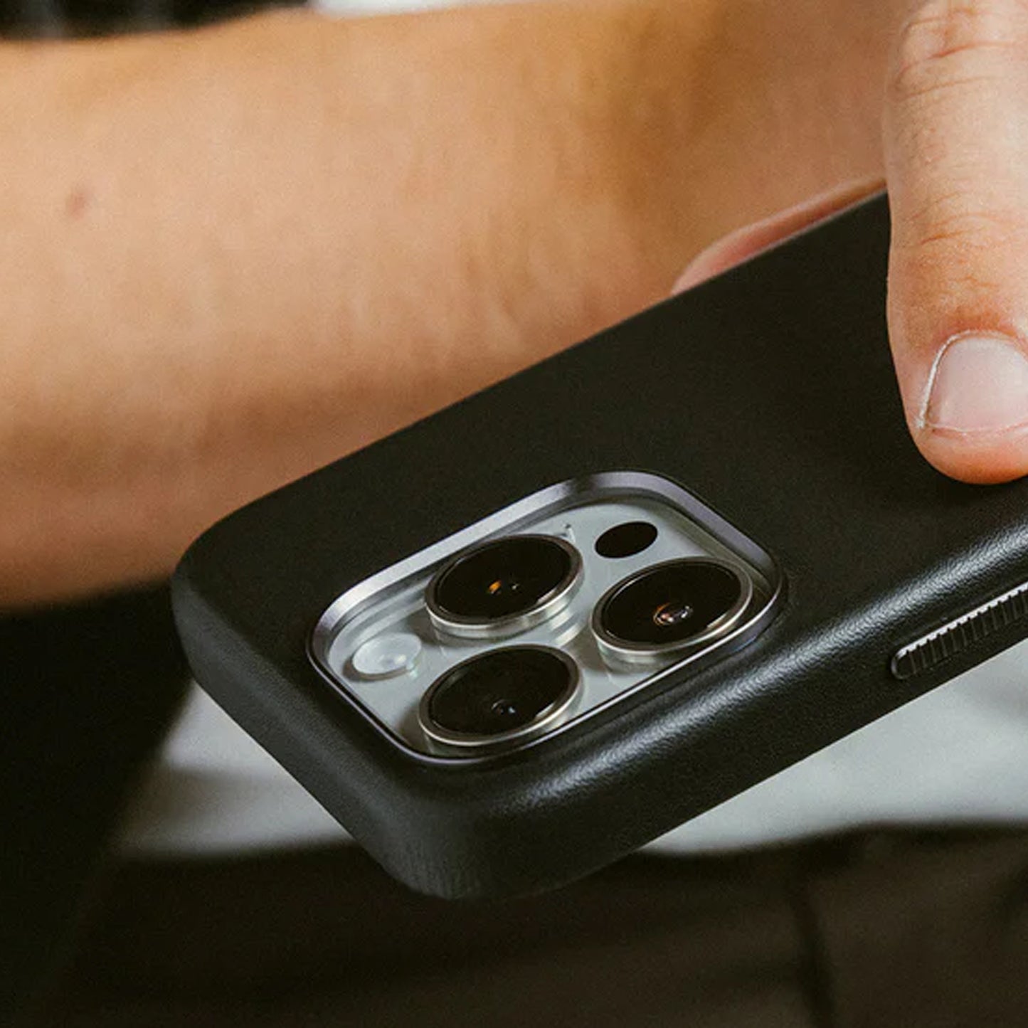 [ 16 Pro Max / 16 Pro ] NOMAD Traditional Horween Leather Case - Black