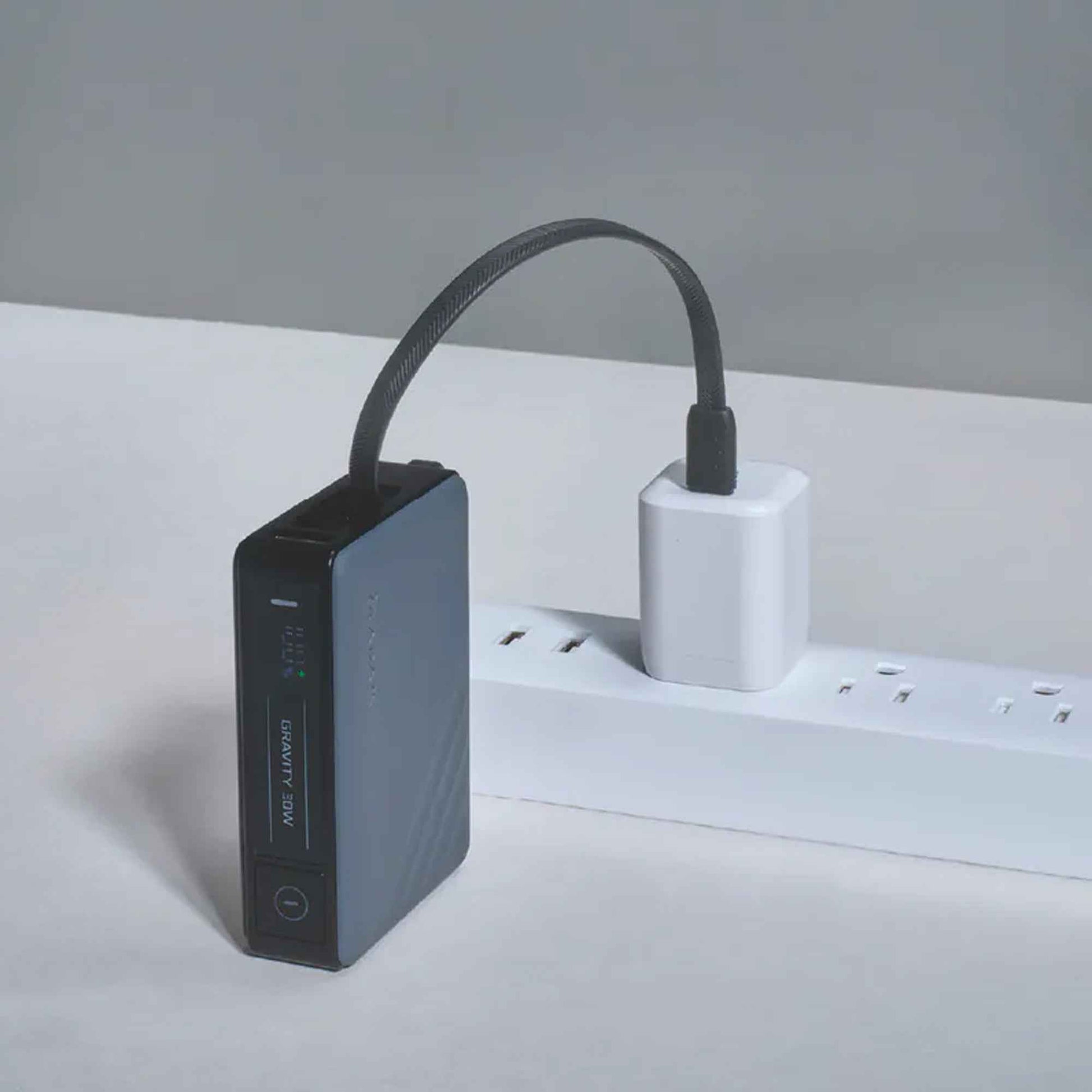 ADAM Elements GRAVITY 30W Power Bank 10000mAh Fast Charging with Built-In Cable