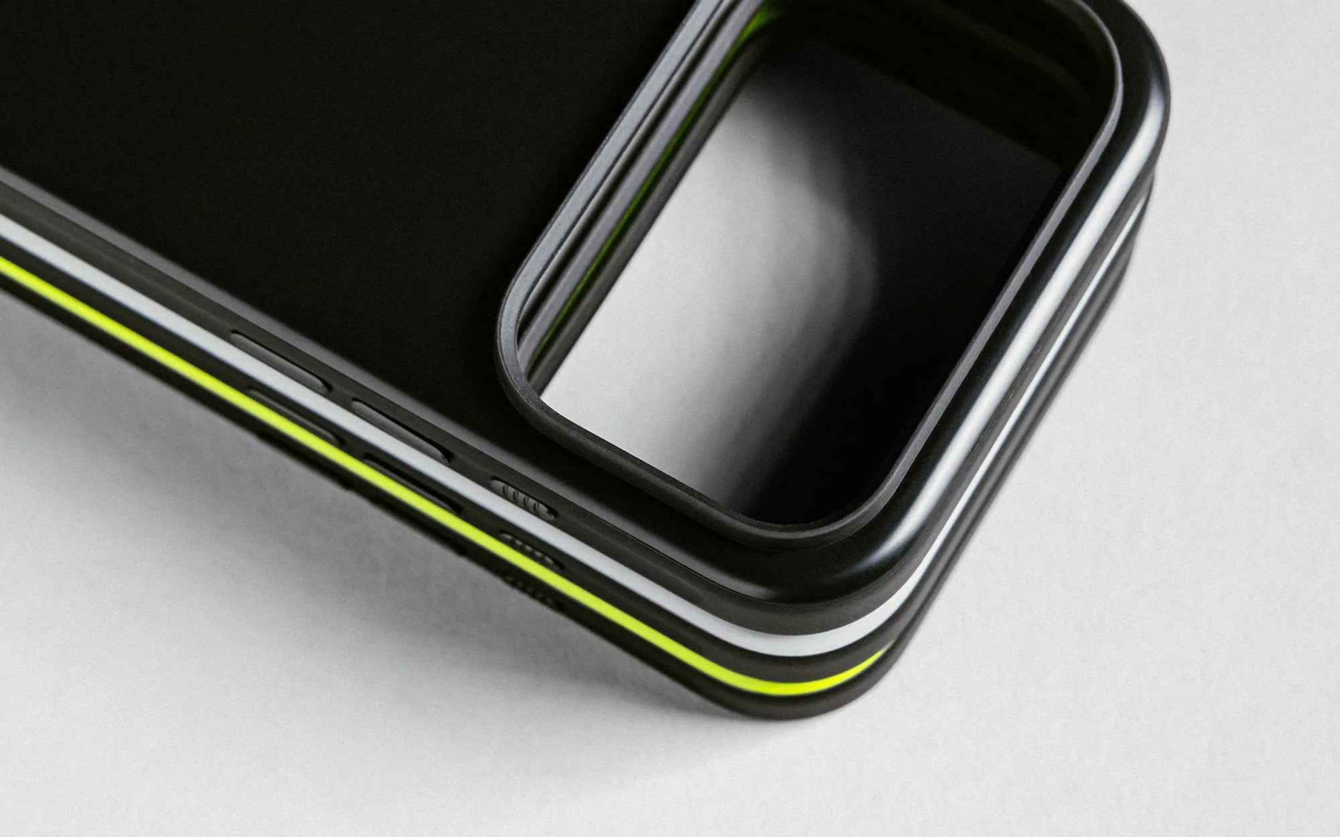 NOMAD Modern Case for iPhone 17 Pro Max / 17 Pro - MagSafe & Qi2 Charging Compatible