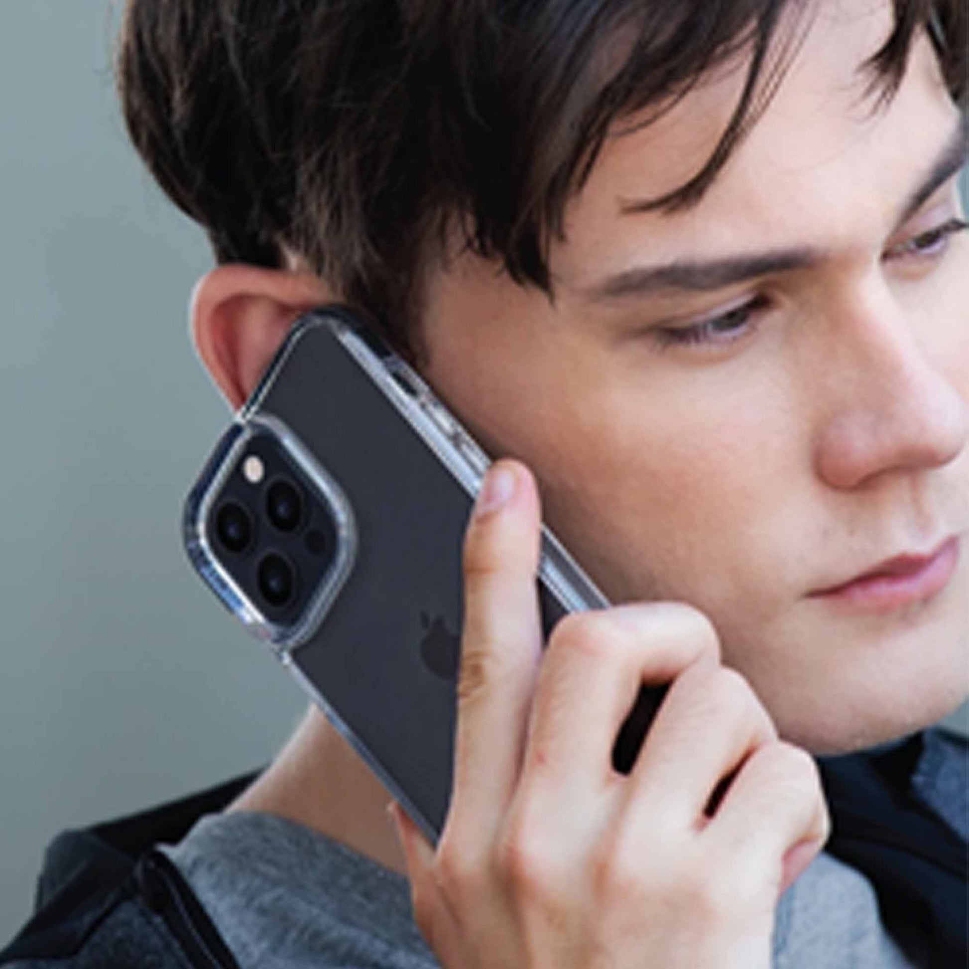 UNIQ Combat Case for iPhone 13 6.1" 5G - Clear (Barcode: 8886463677964 ) - Forexengineer -Malaysia- 8886463677964