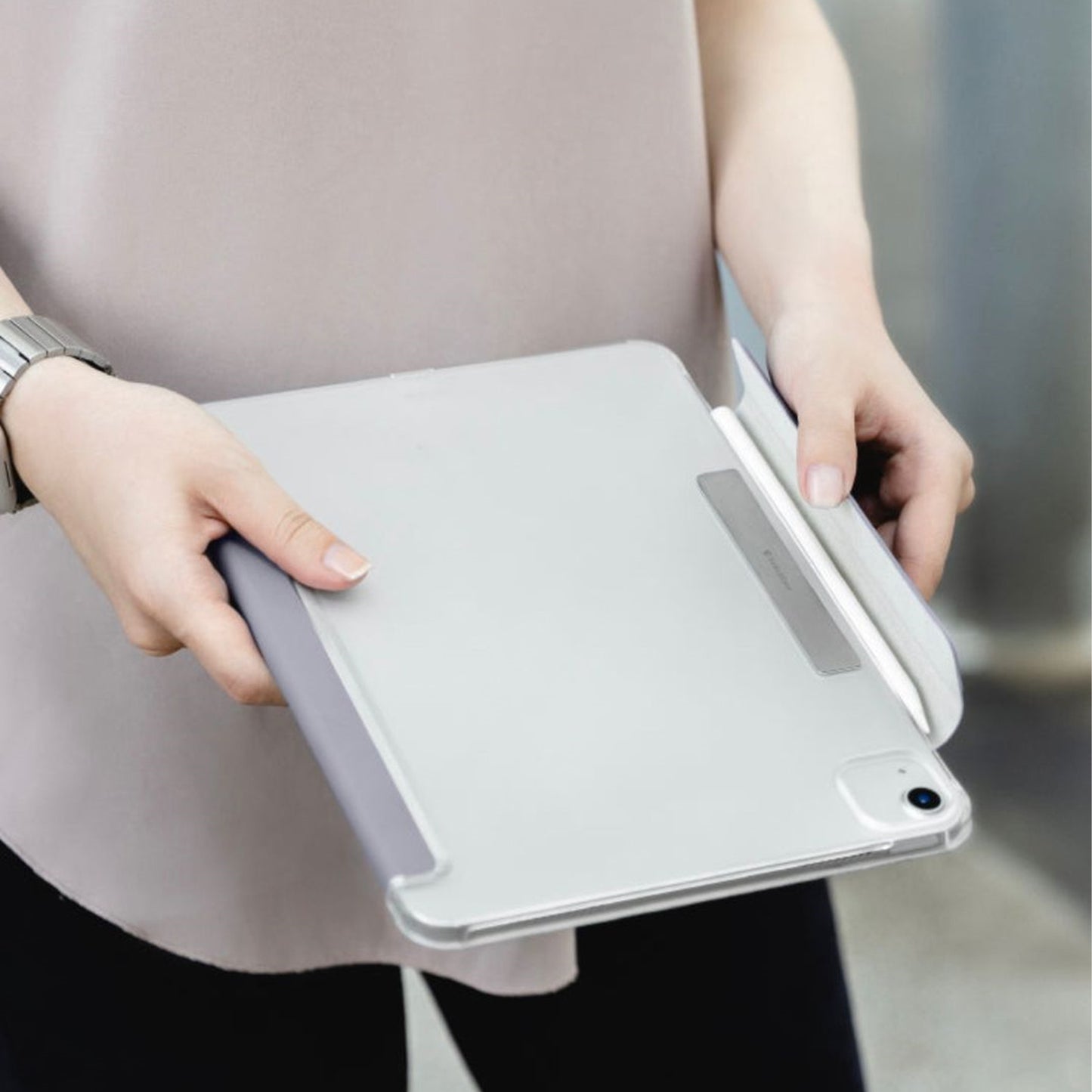 SwitchEasy Origami Nude Flexi-Folding Folio Clear Case for iPad Pro 11" ( 2022 - 2020 - 2018 ) - iPad Air 10.9" ( 2022 - 2020 ) - Black (Barcode: 4895241108501 )