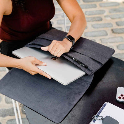 UAG [U] Mouve Large Sleeve 16" for Laptop - Tablet - Dark Grey (Barcode: 812451038491 )