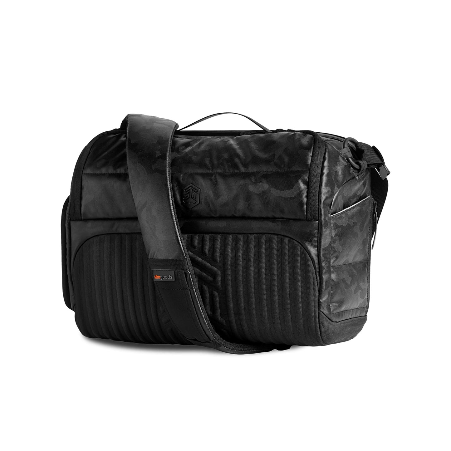 STM Dux Messenger 16L with laptop section up to 15" laptop - 16" MacBooks - Black Camo (Barcode: 810046112991 )