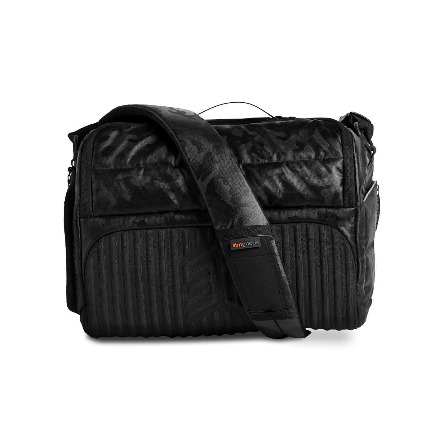 STM Dux Messenger 16L with laptop section up to 15" laptop - 16" MacBooks - Black Camo (Barcode: 810046112991 )