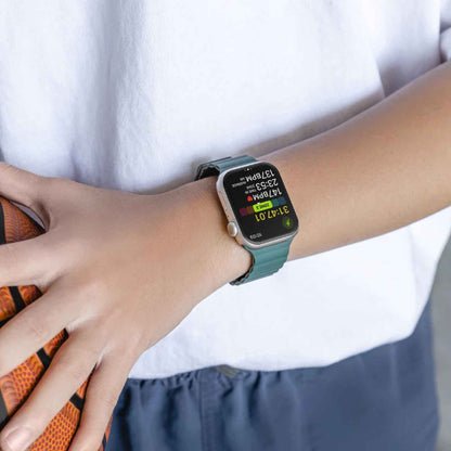 SwitchEasy Skin Silicone Magnetic Watch Band for Apple Watch ALL Ultra & 42/44/45/49MM - Pine Green (Barcode: 4895241111372 )