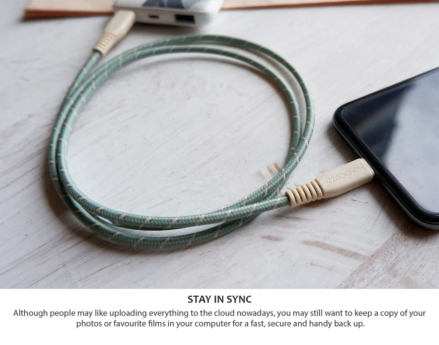 Monocozzi Motif Braided USB-C to Lightning Cable ( 100cm ) - Green (Barcode: 4895199105348 )